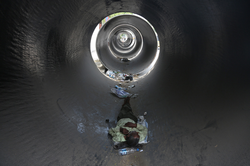 Illustration for article titled Photos of India's Deadly, Street-Melting Heat Wave